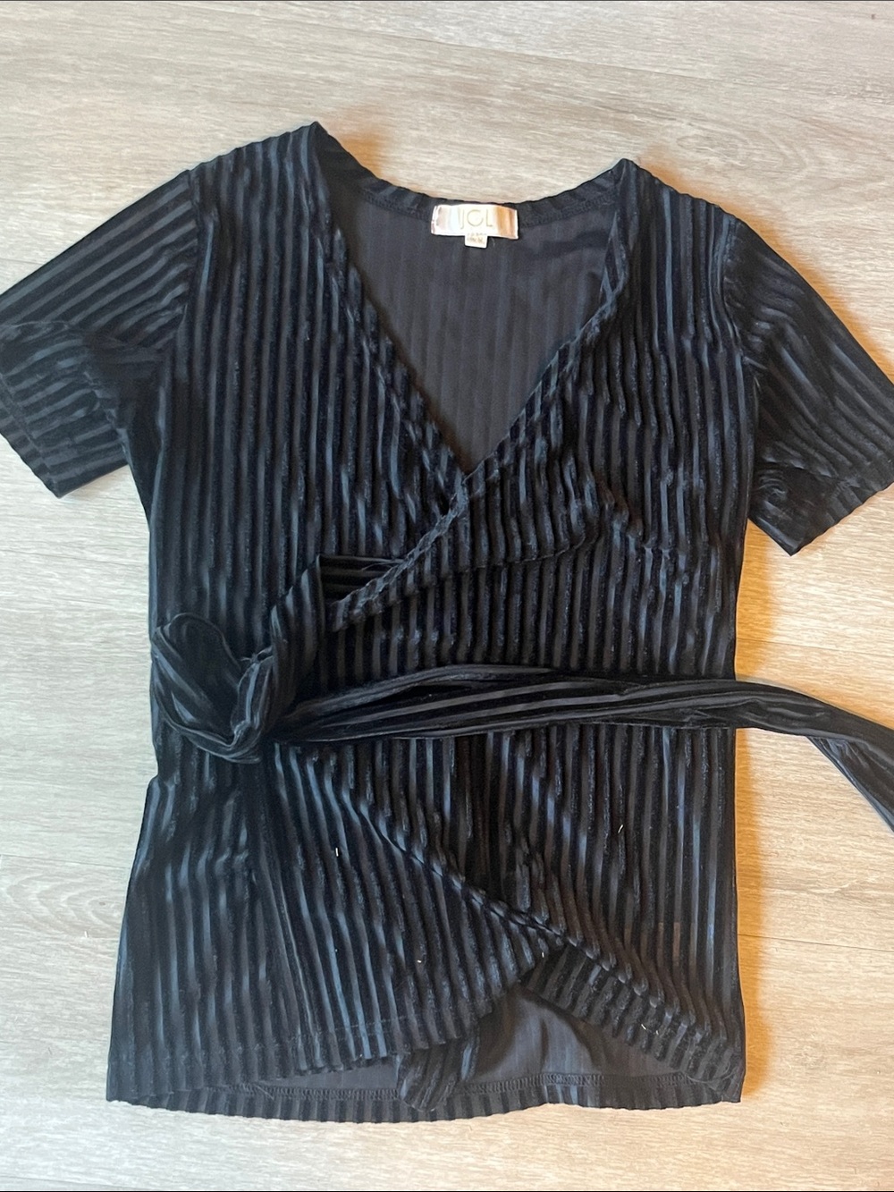 JCL Velvet Wrap Top - Picture 2 of 6